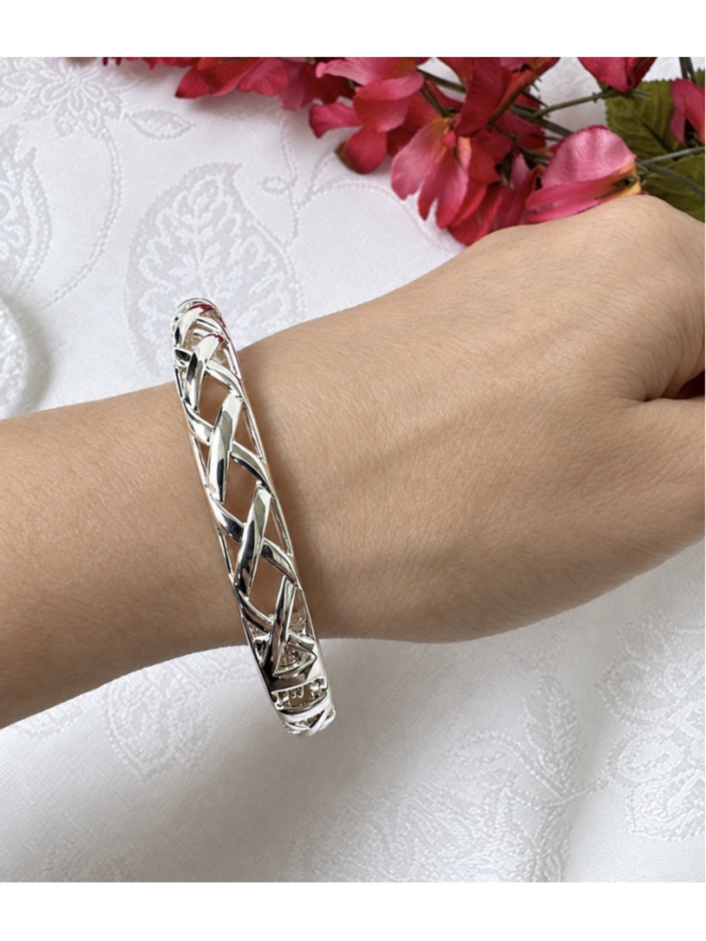 Vera Bradley Bracelet Silver Tone Thin XXX Pattern Cuff Bangle Hinged NEW